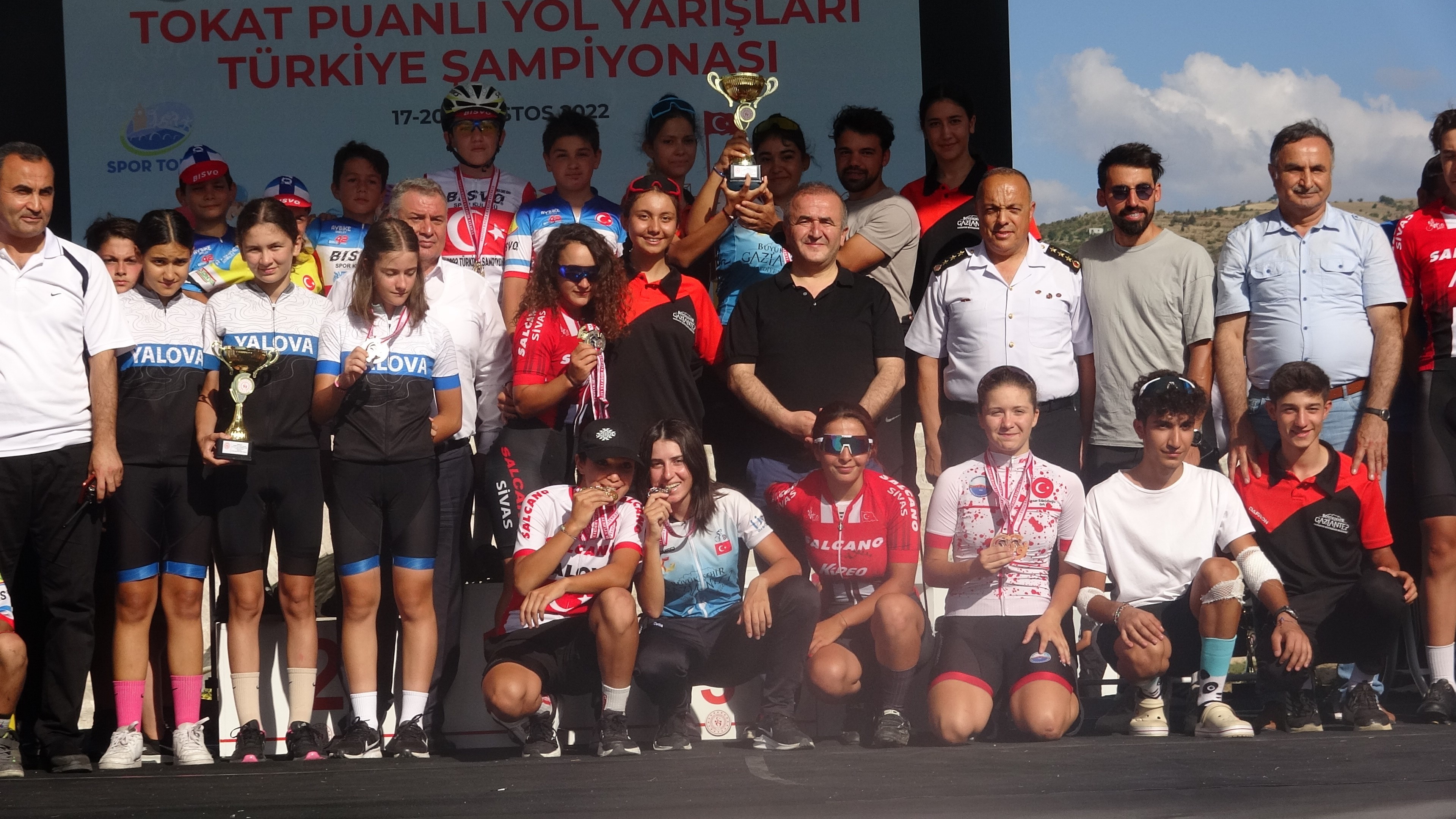 Bisiklet Yol Yarışları Türkiye Şampiyonası'nın 6. Etap yarışları ödül töreni ile sona erdi